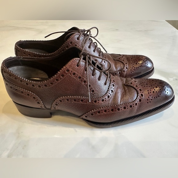 Gently worn Size 10 Tom Ford brown men’s dress shoes. - Picture 3 of 8